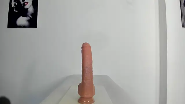 Snapshot of Andrea_Williams_ chatting on 11/08/25, 11:43 Andrea Williams online show from 11/08/25, 11:43