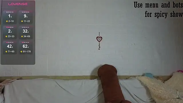 Snapshot of Evelina_Mi4 chatting on 03/17/25, 10:28 Evelina Mi4 online show from 03/17/25, 10:28