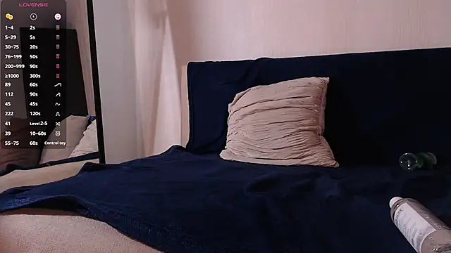 Snapshot of sweetbubble11 chatting on 02/19/25, 11:36 sweetbubble11 online show from 02/19/25, 11:36