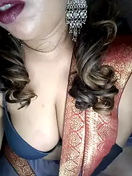 Snapshot of Leo_shreya_888 chatting on 12/02/24, 07:16 Leo shreya 888 online show from 12/02/24, 07:16