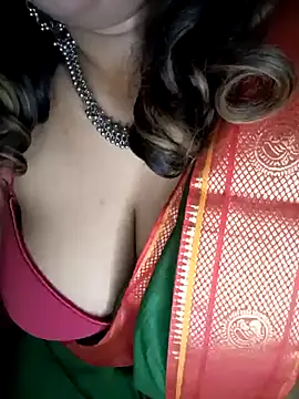 Snapshot of Leo_shreya_888 chatting on 01/14/25, 05:23 Leo shreya 888 online show from 01/14/25, 05:23