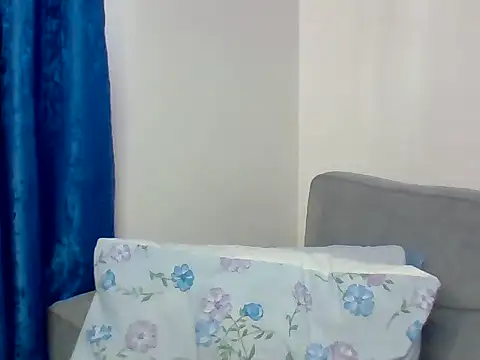 Snapshot of _crystal_princesss chatting on 09/17/25, 11:45 crystal princesss online show from 09/17/25, 11:45