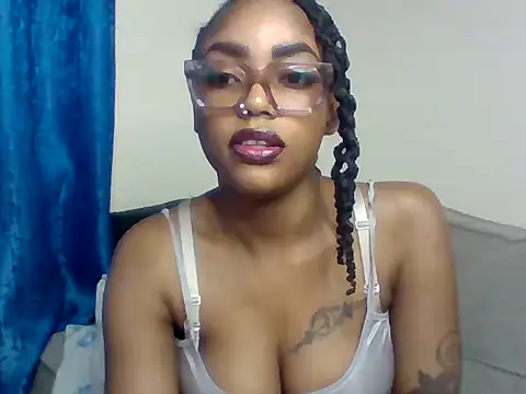 Snapshot of _crystal_princesss chatting on 07/19/26, 03:27 crystal princesss online show from 07/19/26, 03:27