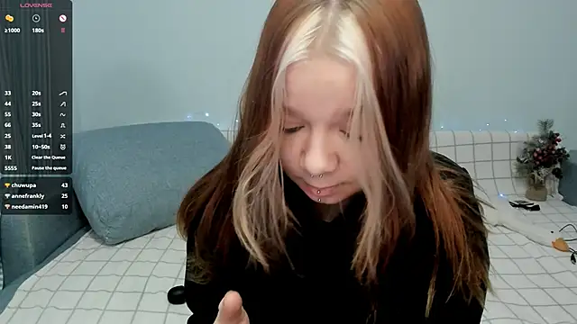 crystal lilith online show from 12/04/24, 10:41