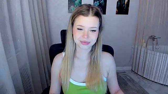 FollowLovee online show from 03/26/26, 04:07