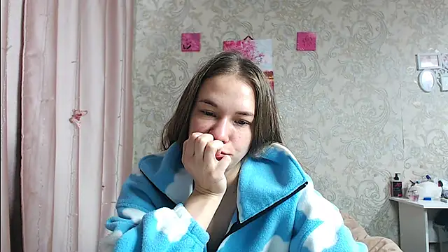 Snapshot of leila_bambi_ chatting on 10/14/25, 08:04 leila bambi online show from 10/14/25, 08:04