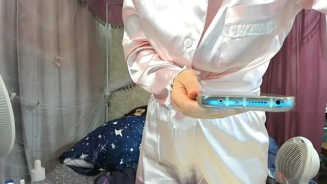 leila bambi  online show from 03/02/26, 07:15