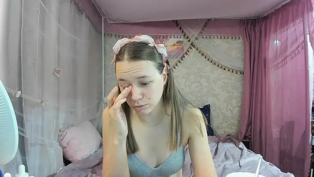 leila bambi  online show from 04/02/26, 05:54