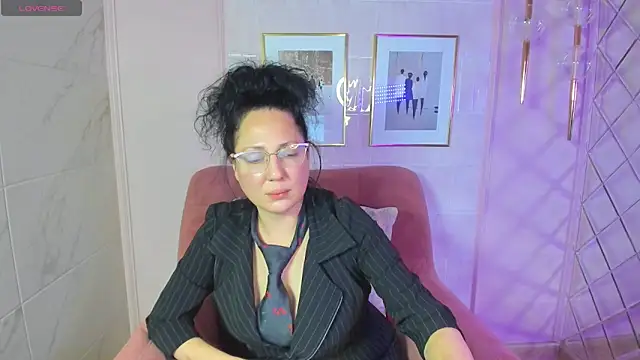Snapshot of Anita_Muse chatting on 12/20/24, 05:29 Anita Muse online show from 12/20/24, 05:29