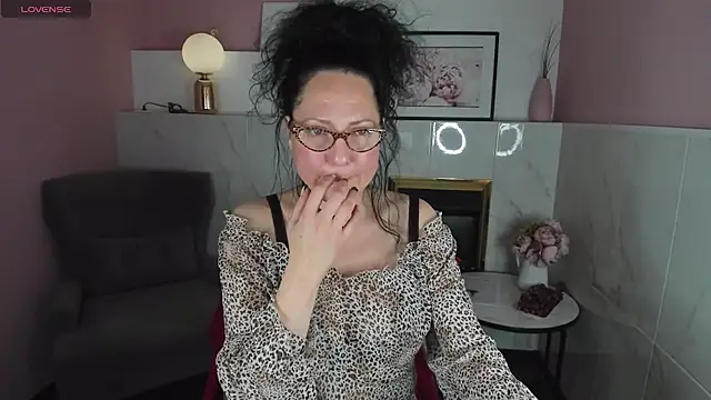 Snapshot of Anita_Muse chatting on 12/22/24, 02:06 Anita Muse online show from 12/22/24, 02:06