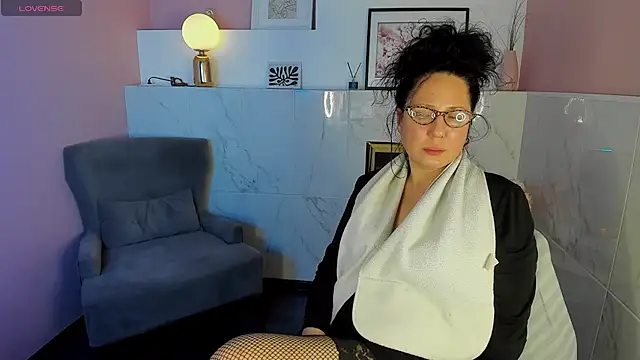 Snapshot of Anita_Muse chatting on 12/23/24, 04:22 Anita Muse online show from 12/23/24, 04:22