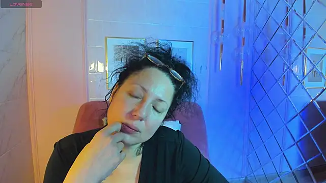 Snapshot of Anita_Muse chatting on 12/29/24, 02:38 Anita Muse online show from 12/29/24, 02:38