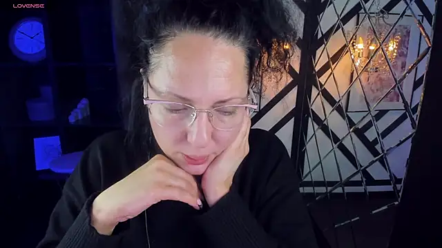 Snapshot of Anita_Muse chatting on 12/30/24, 04:20 Anita Muse online show from 12/30/24, 04:20