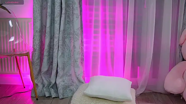 EvaSparks  online show from 04/18/26, 10:21