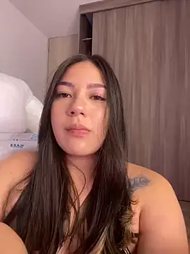 Snapshot of Latina_vanessa chatting on 02/11/25, 01:10 Latina vanessa online show from 02/11/25, 01:10