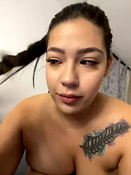 Latina vanessa online show from 09/16/25, 09:10