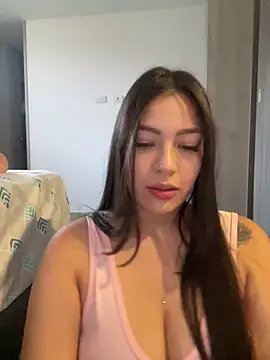 Latina vanessa online show from 11/25/25, 10:43