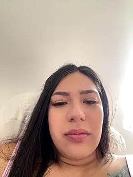 Latina vanessa online show from 12/20/25, 12:45