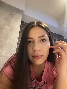 Latina vanessa online show from 05/12/26, 11:13