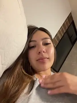 Latina vanessa online show from 06/10/26, 05:39