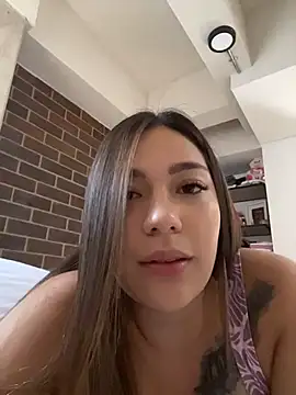 Latina vanessa online show from 08/05/26, 10:23