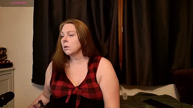 Big Beautiful MILF online show from 02/17/25, 07:42