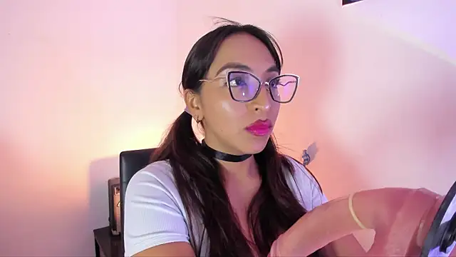 Snapshot of Leticia_brownn1 chatting on 09/23/25, 06:11 Leticia brownn1 online show from 09/23/25, 06:11