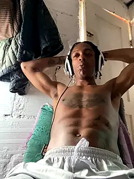 Larry-n-clouds online show from 11/23/25, 03:23