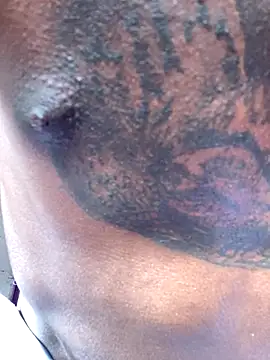 Larry-n-clouds online show from 11/29/25, 05:05