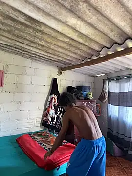 Larry-n-clouds online show from 04/01/26, 02:14