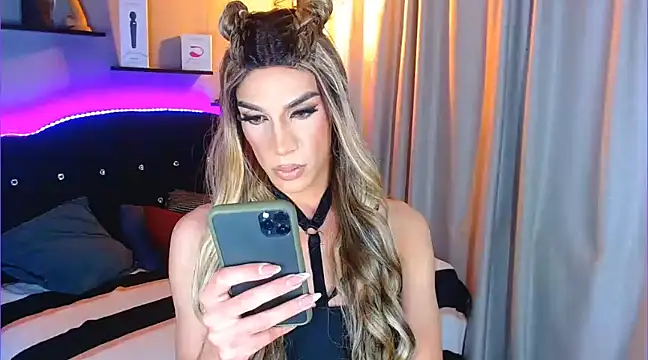 Snapshot of camila_hootie chatting on 12/29/24, 10:56 camila hootie online show from 12/29/24, 10:56