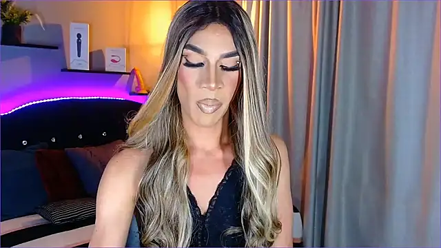 Snapshot of camila_hootie chatting on 01/12/25, 03:07 camila hootie online show from 01/12/25, 03:07