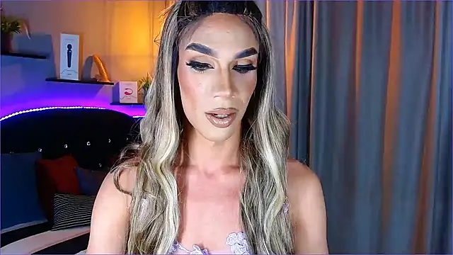 Snapshot of camila_hootie chatting on 01/19/25, 03:29 camila hootie online show from 01/19/25, 03:29