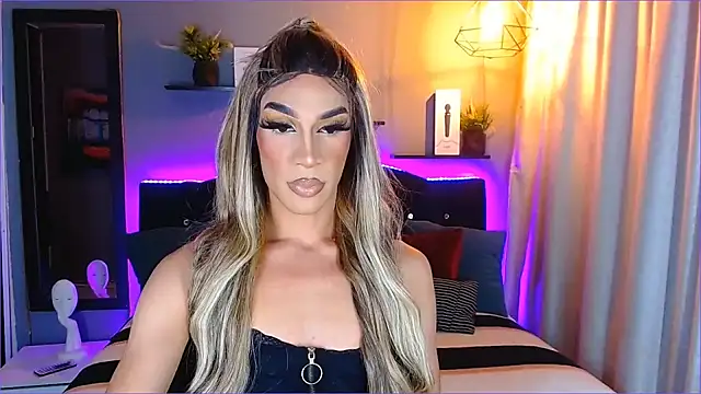 Snapshot of camila_hootie chatting on 01/23/25, 03:26 camila hootie online show from 01/23/25, 03:26