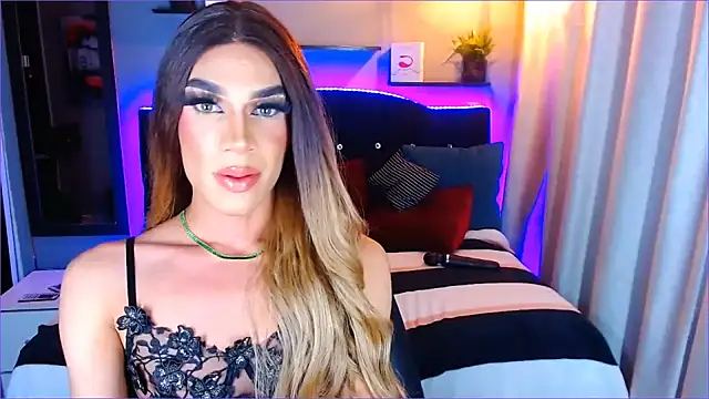 Snapshot of camila_hootie chatting on 01/27/25, 07:35 camila hootie online show from 01/27/25, 07:35