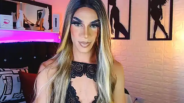 Snapshot of camila_hootie chatting on 02/05/25, 03:45 camila hootie online show from 02/05/25, 03:45