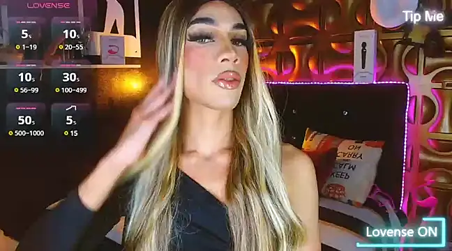 Snapshot of camila_hootie chatting on 02/10/25, 03:03 camila hootie online show from 02/10/25, 03:03