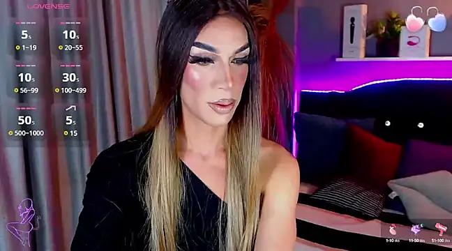 Snapshot of camila_hootie chatting on 03/03/25, 02:47 camila hootie online show from 03/03/25, 02:47