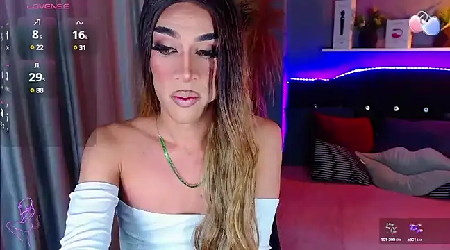 Snapshot of camila_hootie chatting on 03/10/25, 03:34 camila hootie online show from 03/10/25, 03:34