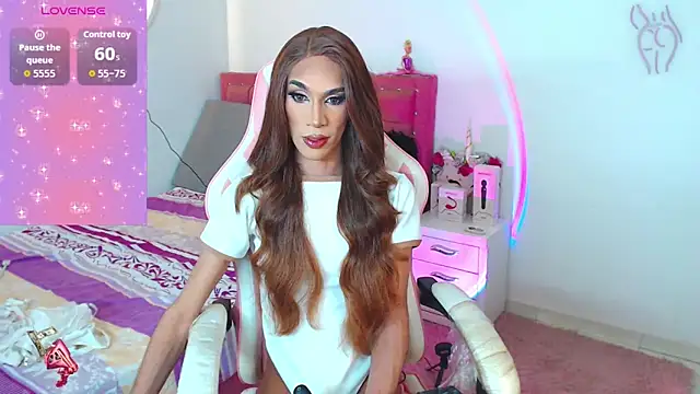 Snapshot of camila_hootie chatting on 12/20/25, 09:44 camila hootie online show from 12/20/25, 09:44