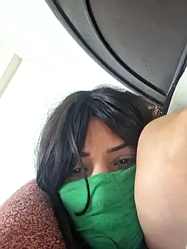 Snapshot of Rozittaa chatting on 12/22/24, 01:34 Rozittaa online show from 12/22/24, 01:34