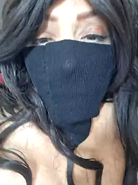 Snapshot of Rozittaa chatting on 12/24/24, 10:28 Rozittaa online show from 12/24/24, 10:28