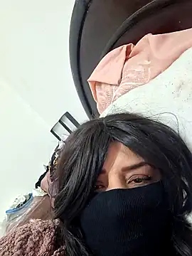 Snapshot of Rozittaa chatting on 12/27/24, 01:22 Rozittaa online show from 12/27/24, 01:22