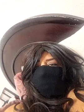 Snapshot of Rozittaa chatting on 12/29/24, 10:57 Rozittaa online show from 12/29/24, 10:57