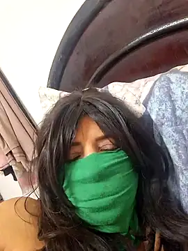 Snapshot of Rozittaa chatting on 01/04/25, 12:59 Rozittaa online show from 01/04/25, 12:59