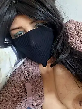 Snapshot of Rozittaa chatting on 03/02/25, 10:38 Rozittaa online show from 03/02/25, 10:38