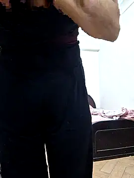 Snapshot of Rozittaa chatting on 10/04/25, 10:02 Rozittaa online show from 10/04/25, 10:02