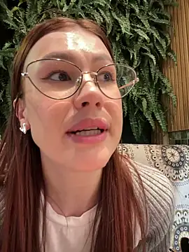 Snapshot of RinaCat chatting on 12/21/24, 08:18 RinaCat online show from 12/21/24, 08:18