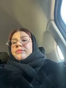 Snapshot of RinaCat chatting on 12/24/24, 05:27 RinaCat online show from 12/24/24, 05:27