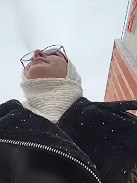 Snapshot of RinaCat chatting on 12/31/24, 05:22 RinaCat online show from 12/31/24, 05:22